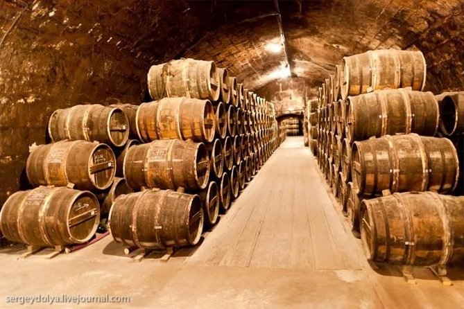 1-Day tour to Aragatsotn Wine region and Wine Route. - How the six-hour schedule feels