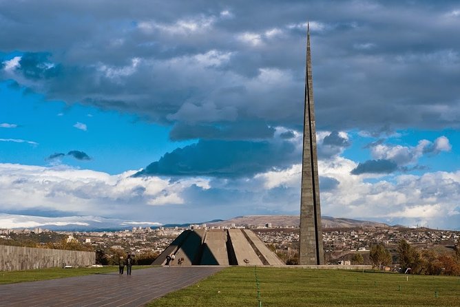 Amazing Yerevan - Tsitsernakaberd: beginning with Armenia’s painful memory