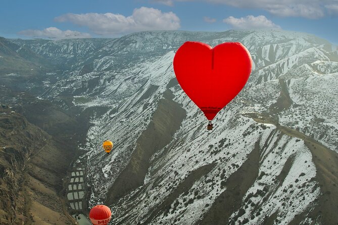 Balloon ride Skyball - About an hour above Garni