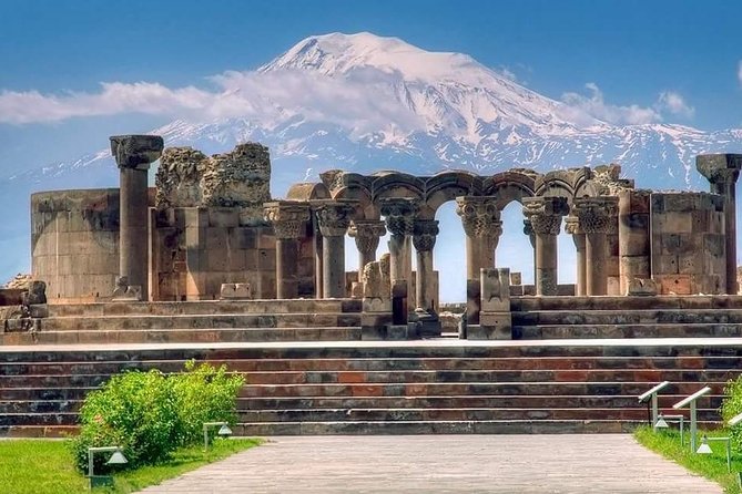 Day trip to: Echmiadzin Cathedral and Zvartnots Temple - What the driver-guide adds