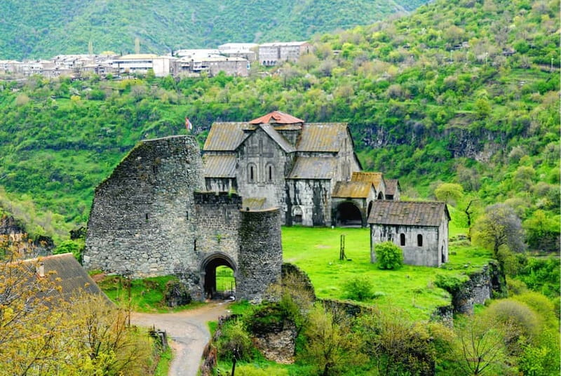 From Tbilisi to Armenia: Akhtala, Haghpat & Sanahin Day-Trip - Leaving Tbilisi for the Armenian border