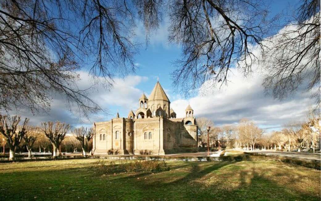 From Yerevan: Echmiadzin cathedral and Zvartnots temple - Leaving Yerevan in a private car