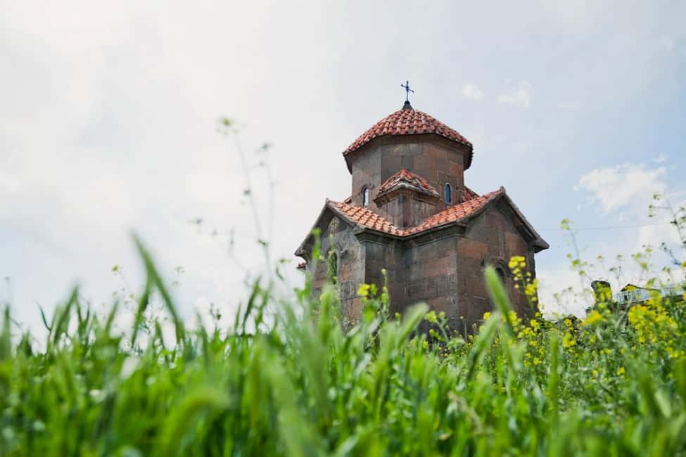 Group Tour: Hovhannavank, Saghmosavank & Chocolate House - Hovhannavank above the Kasagh gorge