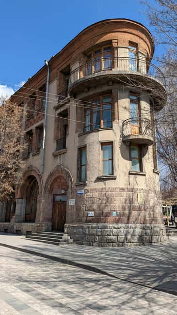 Gyumri: Private Guided Walking Tour By A Local Guide - Is $25 a good value for 150 minutes?