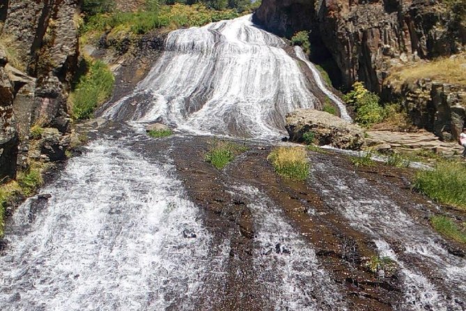 Jermuk(waterfall),Noravank,Wine degustation,Khor Virap - Key points at a glance