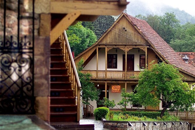 Join in group tour-transfer from Yerevan to Tbilisi or vice versa - Crossing Into Georgia and Finishing in Tbilisi