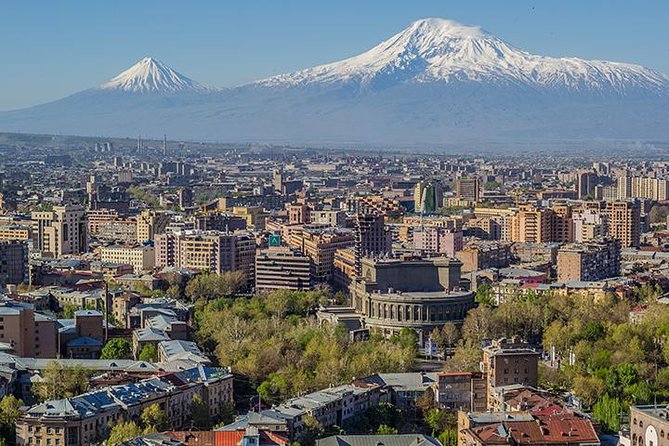 Observing city tour in Yerevan - Vernissage for Armenian Crafts and Odd Finds