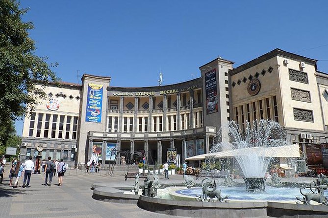 Observing city tour in Yerevan - What the Tour Does Not Try to Do