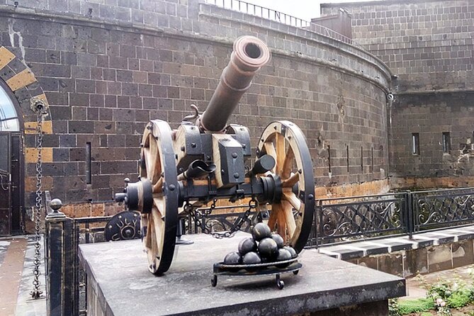 Private tour to Gyumri, Dzitoghtsyan Museum, Black Fortress - The private format and the $125 price
