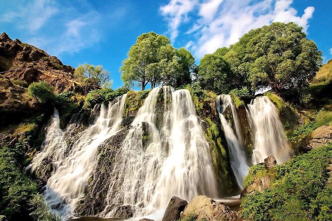 Private tour to Hin Areni winery, Shaki waterfall, Tatev monastery, Karahunj - A short stop at Satanayi Kamurj
