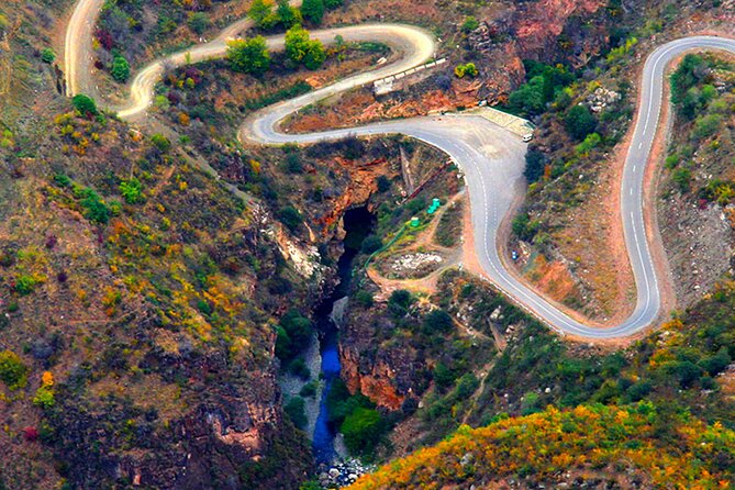 Private tour to Hin Areni winery, Tatev monastery & ropeway, Khndzoresk caves - Timing, comfort, and what to pack