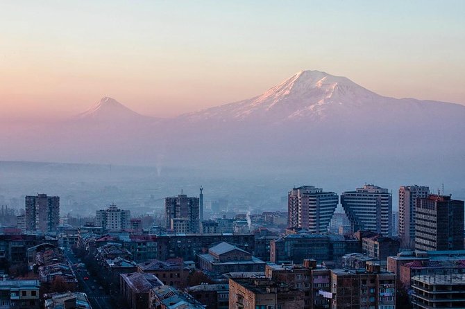 Retro KGB Tour: A Volga 21 Adventure in Yerevan's Soviet Past with photography - Photos, comfort, and the two-hour pace