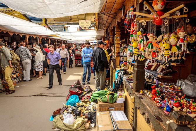Shopping with Brandy - Vernissage: crafts and gifts near Republic Square