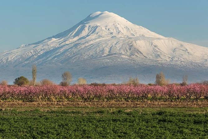 The Great Beauty of Armenia: 7-Day Culture and Cuisine Tour - Day 1: Yerevan from Cascade to Republic Square