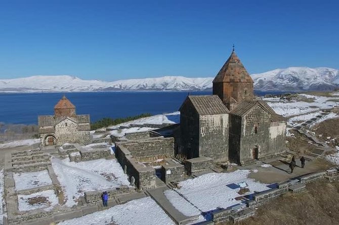 Transfer from Yerevan to Tbilisi with 2 sightseeing stops - Crossing the Armenia and Georgia border