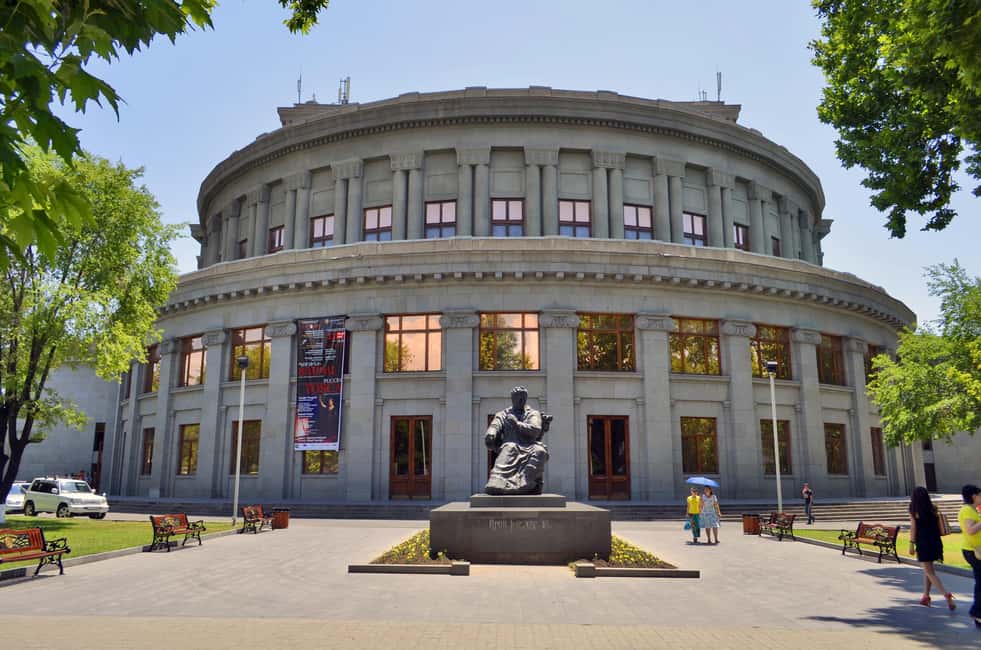 Yerevan: Private City Tour - A Three-Hour Introduction to the Pink City