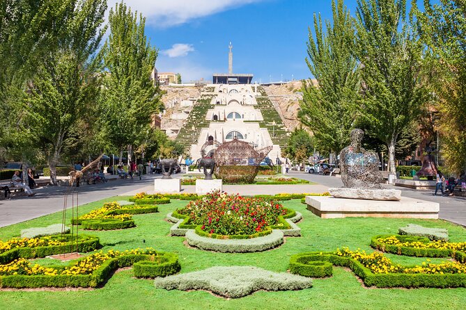 Yerevan: Private Sightseeing Tour - The guides and the private service